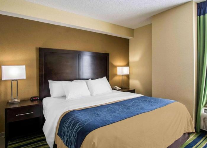 Comfort Inn & Suites Lantana - West Palm Beach South