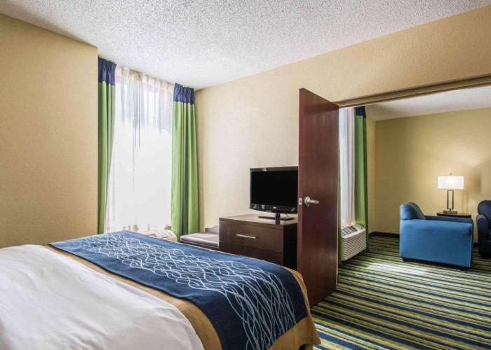 Comfort Inn & Suites Lantana - West Palm Beach South
