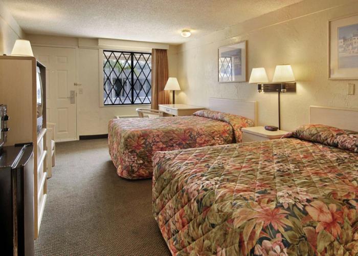 Super 8 by Wyndham Lantana West Palm Beach