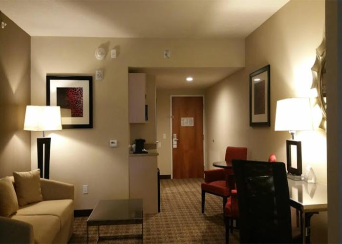 Holiday Inn Express & Suites Lantana by IHG