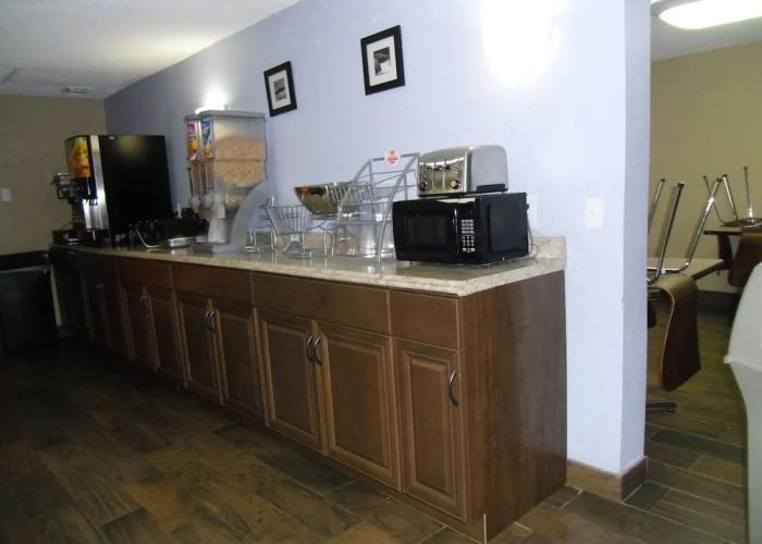 Super 8 Lantana West Palm Beach