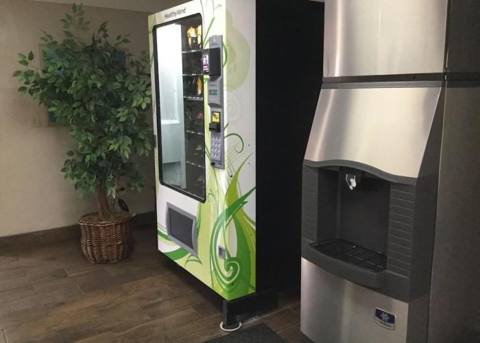 Super 8 Lantana West Palm Beach