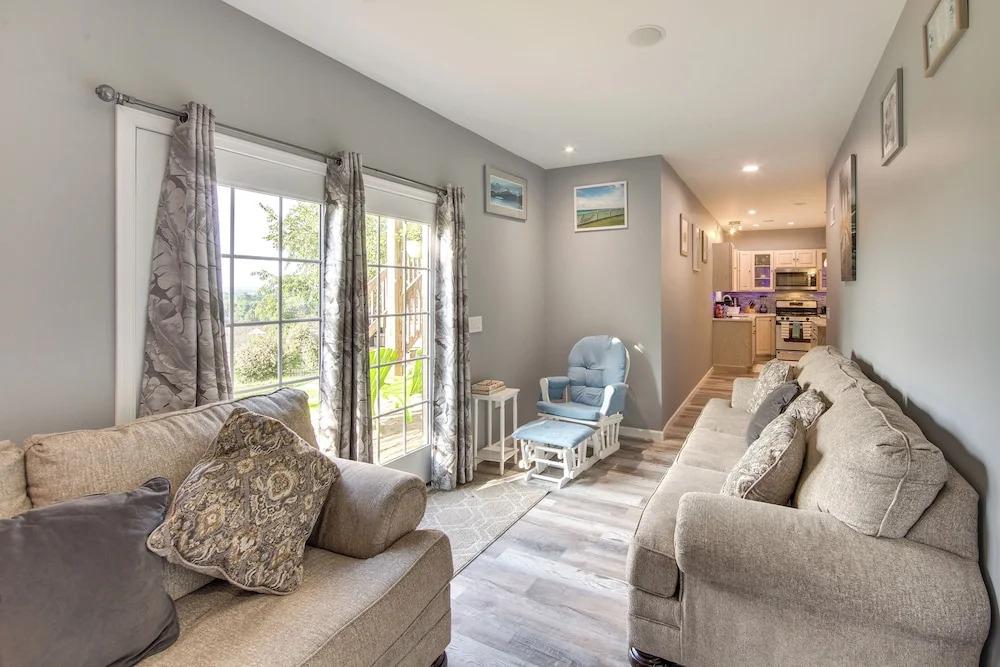 Mountville Rental w/ Private Patio & Gas Grill!