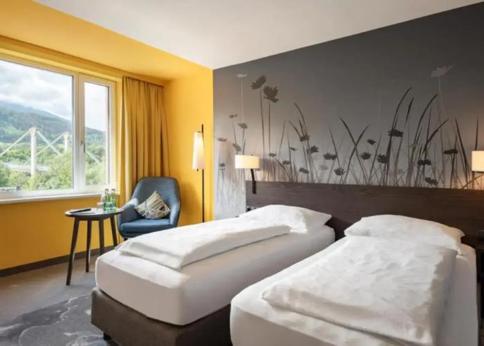 Hwest Hotel Hall