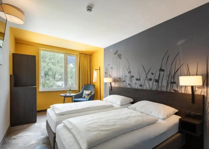 Hwest Hotel Hall