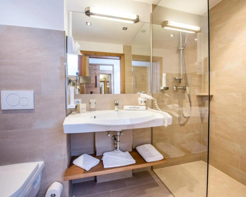 фото Hotel Leonhard
