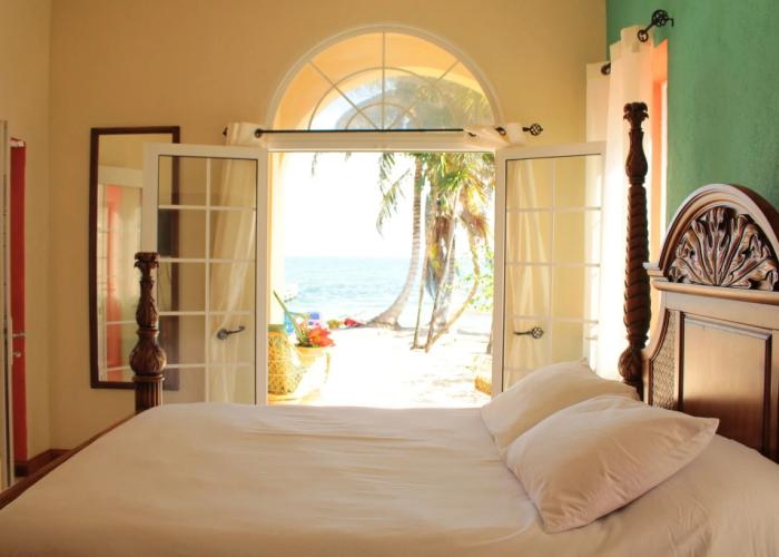 Parrot Cove Lodge
