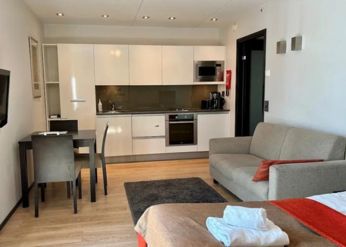 Levi Suites Levi Gold