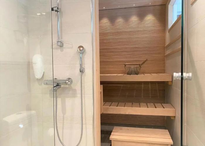Levi Suites Levi Gold