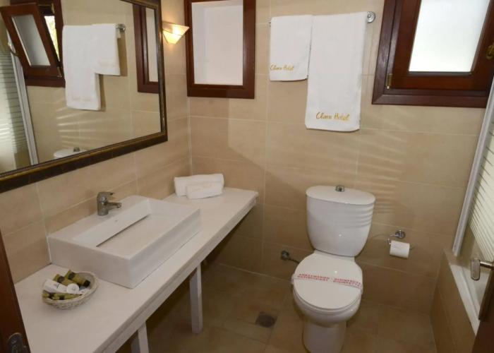Clara Hotel