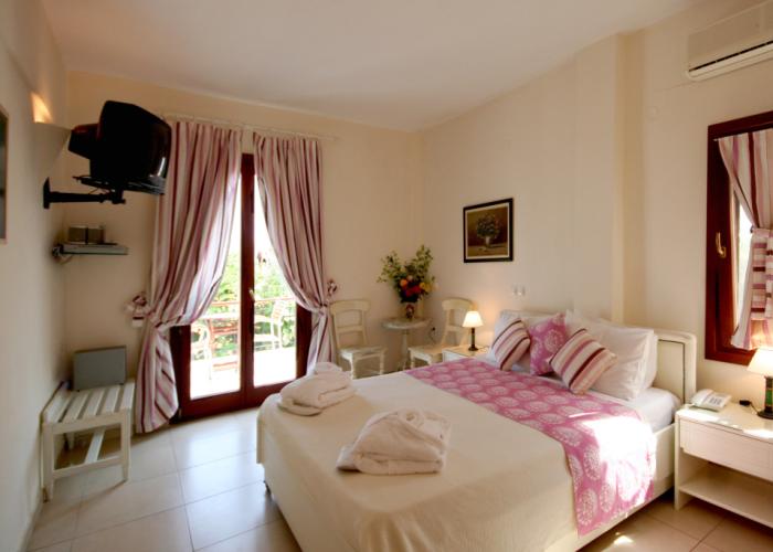 Clara Hotel