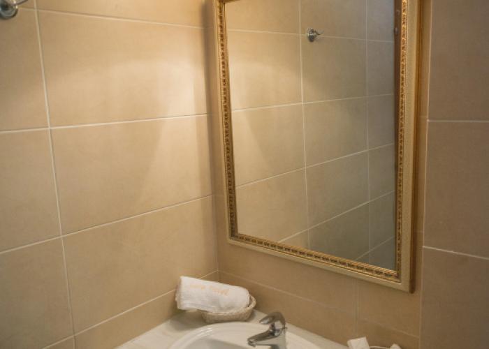 Clara Hotel