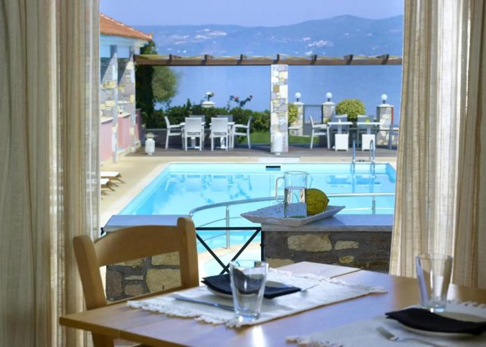 Aeolis Apartments & Studios