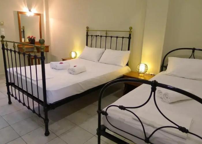 Ampoulos Rooms & Apartments