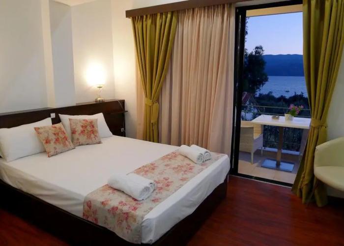 Ampoulos Rooms & Apartments