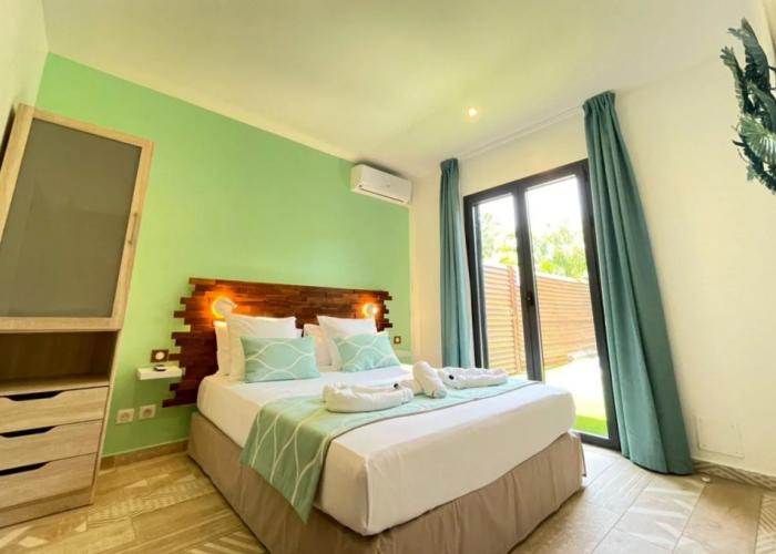 Kawan Bay Suites