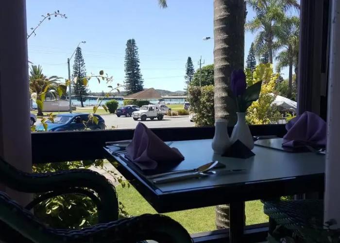 South Pacific Palms Motor Inn