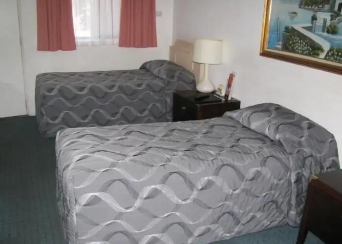 Wayfarer Motel