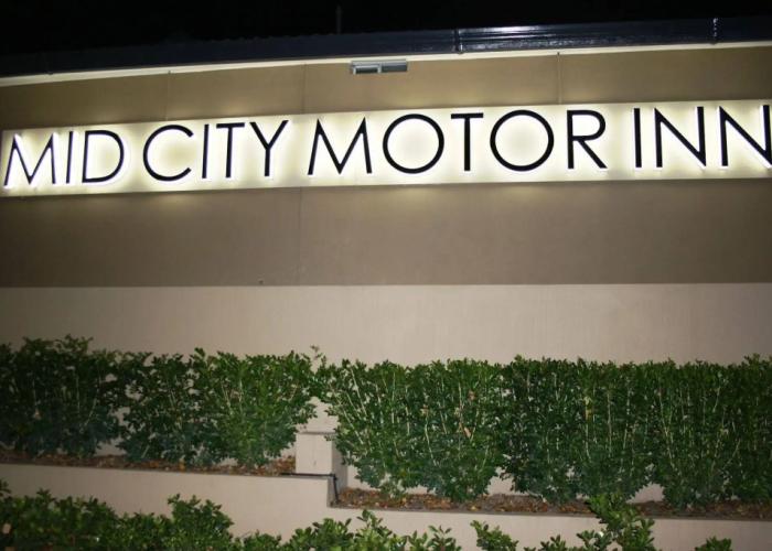 Noah's Mid City Motor Inn