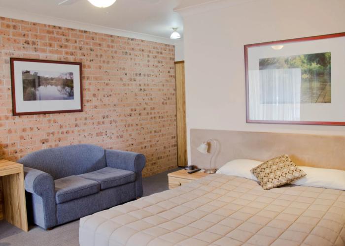 Baybrook Motor Inn & Apartments