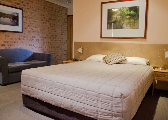 Baybrook Motor Inn & Apartments