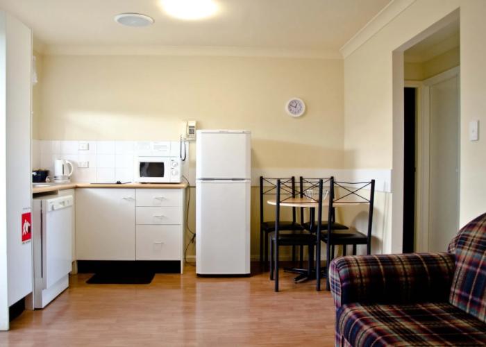 Baybrook Motor Inn & Apartments