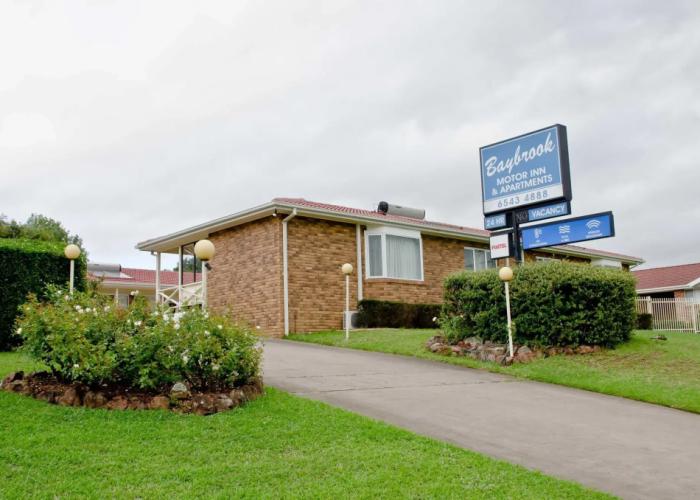 Baybrook Motor Inn & Apartments