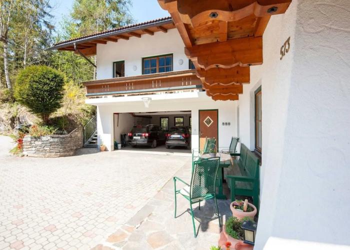 Apartment in Mayrhofen With Balcony