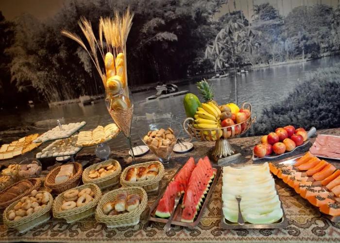 Ritz Plaza Hotel