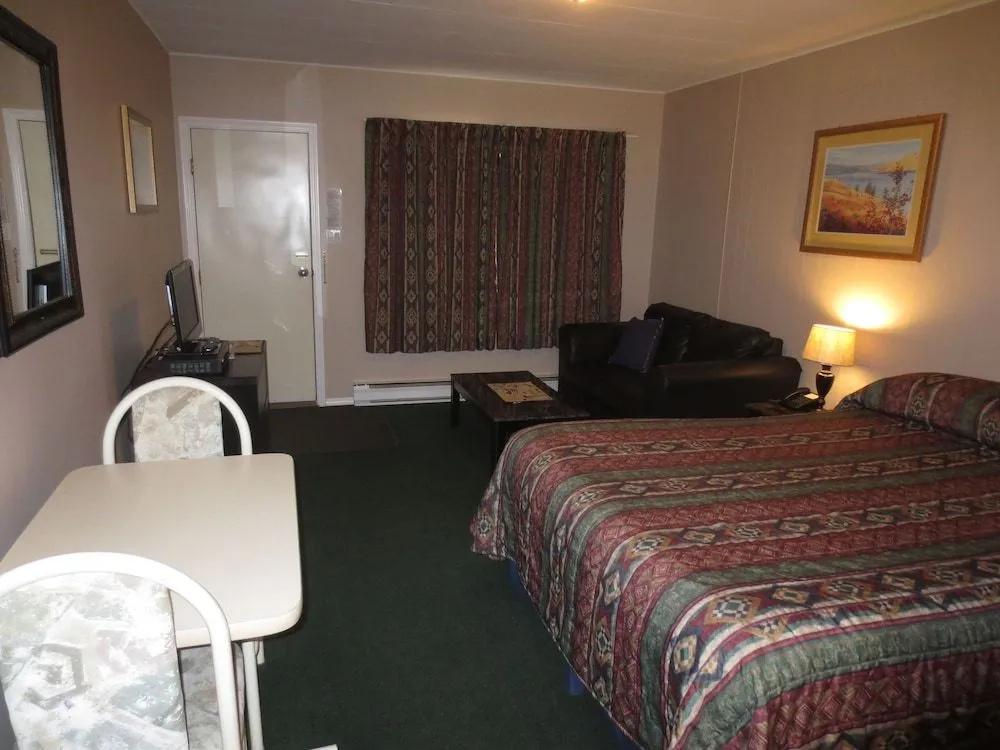 фото Overlander Motel