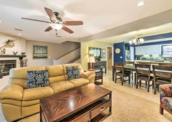 Quiet Lake Conroe Townhome w/ 2 Boat Slips!