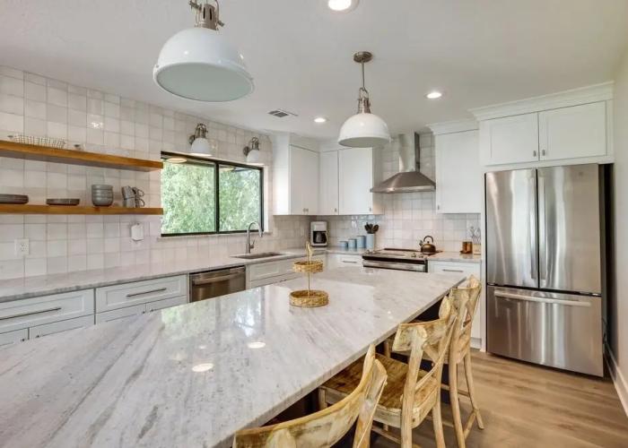 Willis Waterfront Home w/ Deck on Lake Conroe!