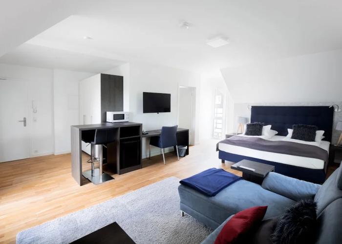 Boardinghouse by M&K