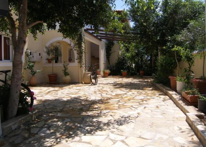 Treehouse Holiday Homes