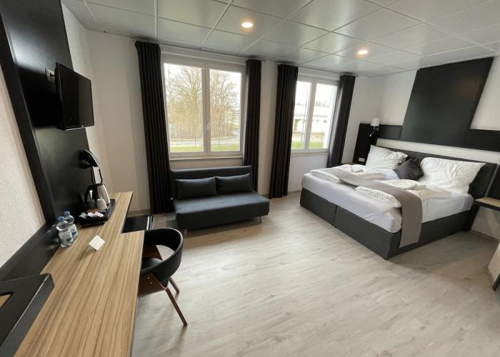 Yebs Hotel