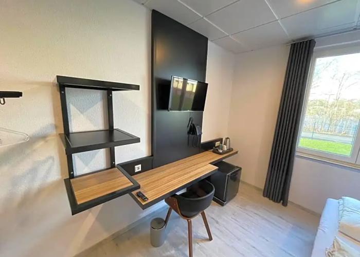 Yebs Hotel