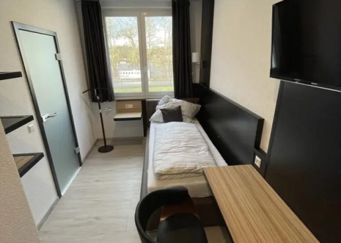Yebs Hotel