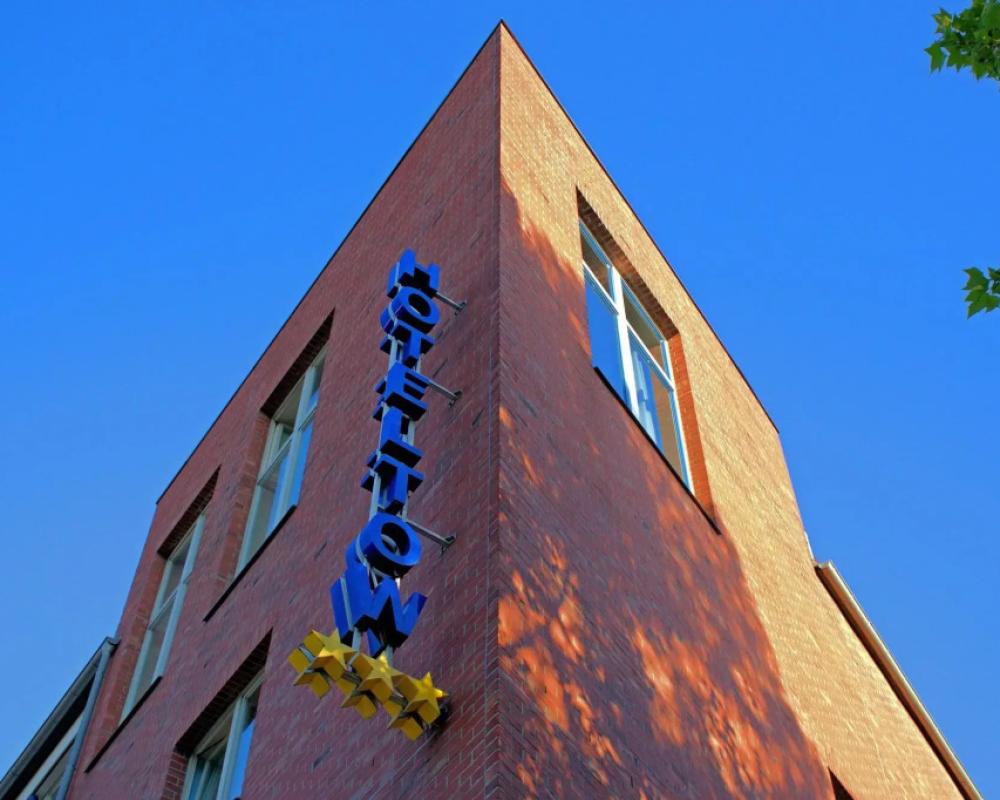 H24 Hoteltow