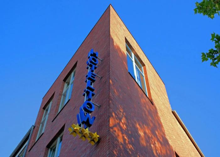 H24 Hoteltow