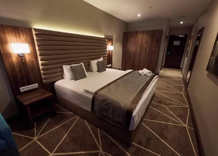 Puzzle Hotels