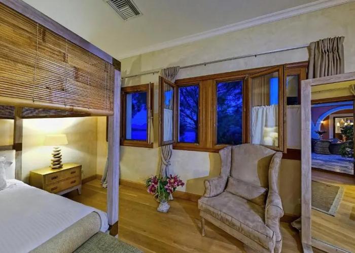 Villa Veneziano – Suites & Villa.