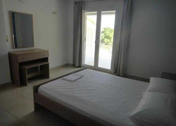 Menes Hotel