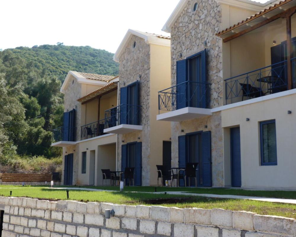 Ilianthos Apartments & Studios