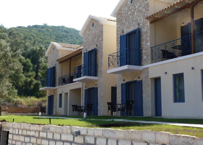 Ilianthos Apartments & Studios