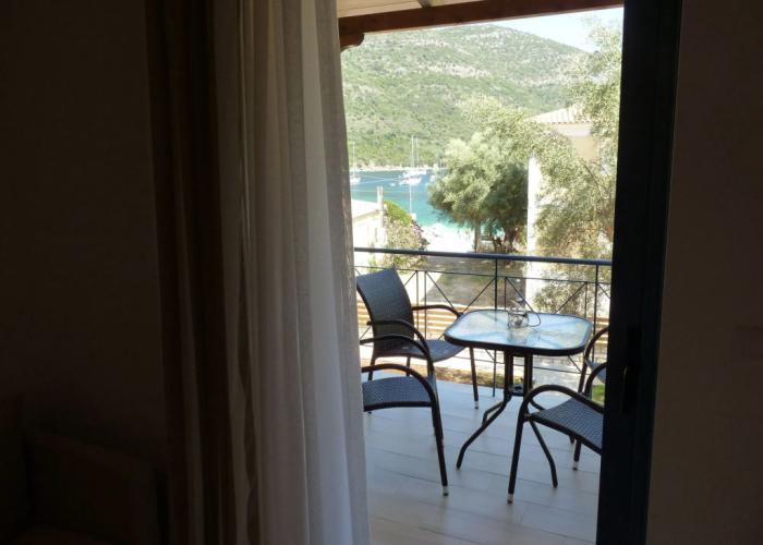 Ilianthos Apartments & Studios