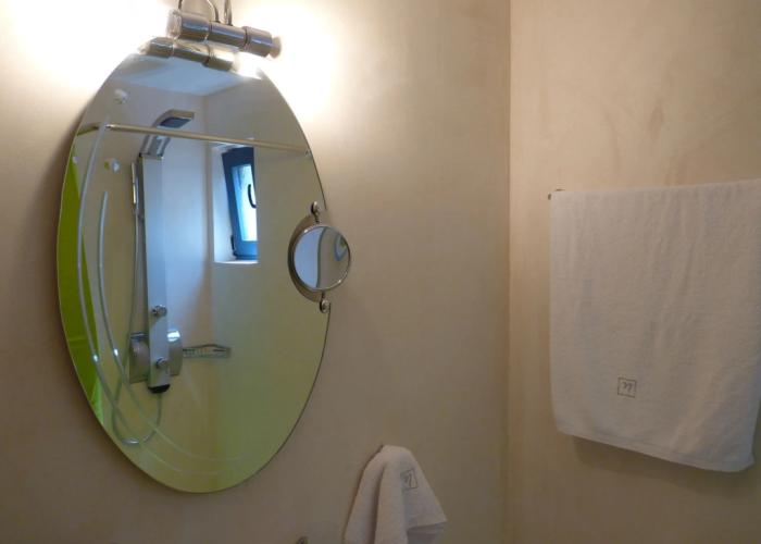 Ilianthos Apartments & Studios
