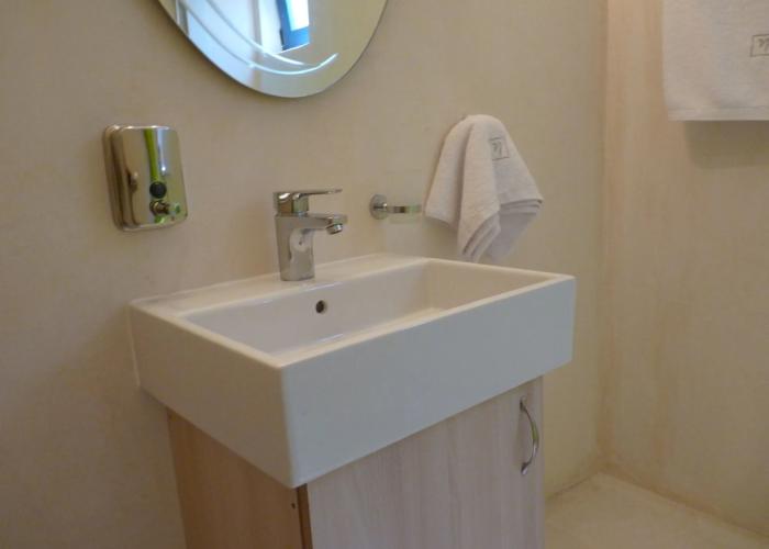 Ilianthos Apartments & Studios
