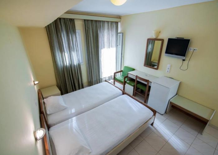 Ionis Hotel