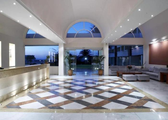Avra Beach Hotel