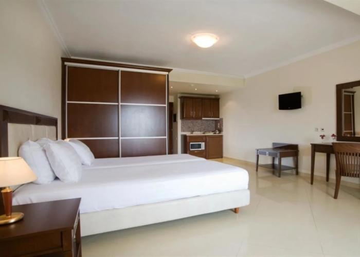 Royal Nidri Hotel & Apartments